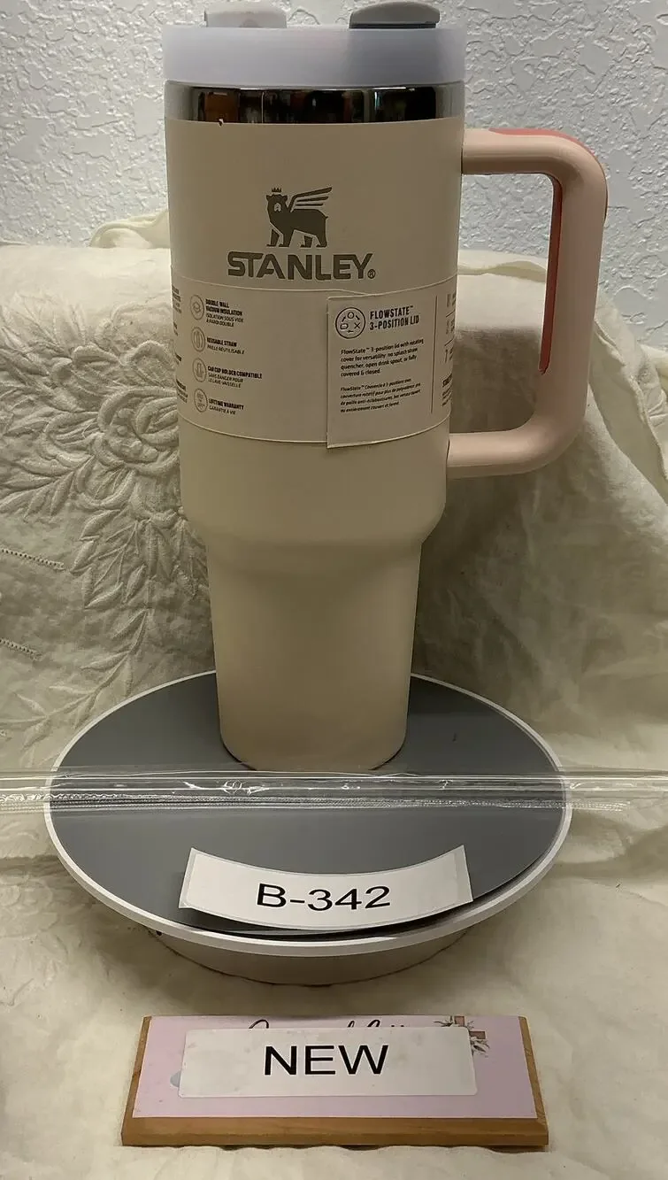 NEW IN BOX, CREAM STANLEY 40oz TUMBLER B-342